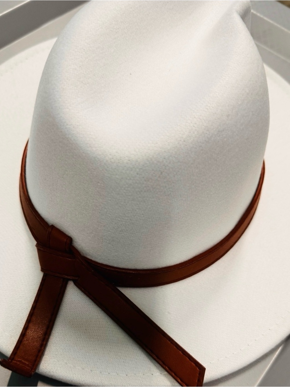 Women’s Vintage Style Wide Brim White Fedora Hat, NWOT